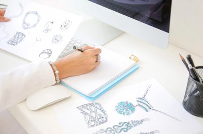 Vicki, designer at Juelles Gemstone Jewellery