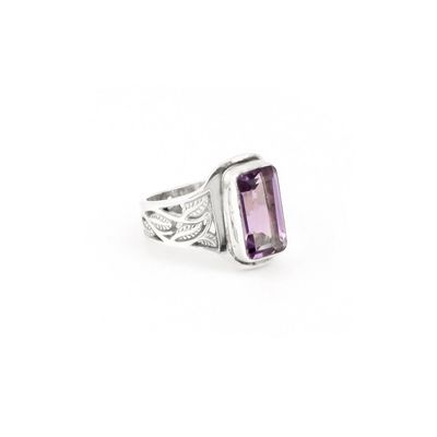 Amethyst Ring With Leaf Design