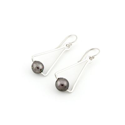 Black Freshwater Pearls In A Silver Geometric Design